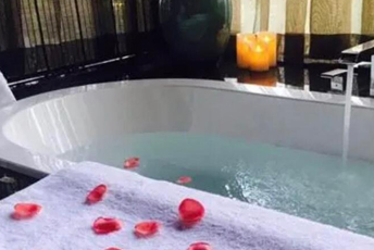 深圳罗湖区水疗池中的失重冥想:当身体学会漂浮